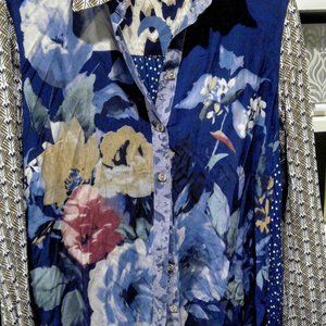 John Mark bnwt gorgeous shirt!!! Has original tag $109